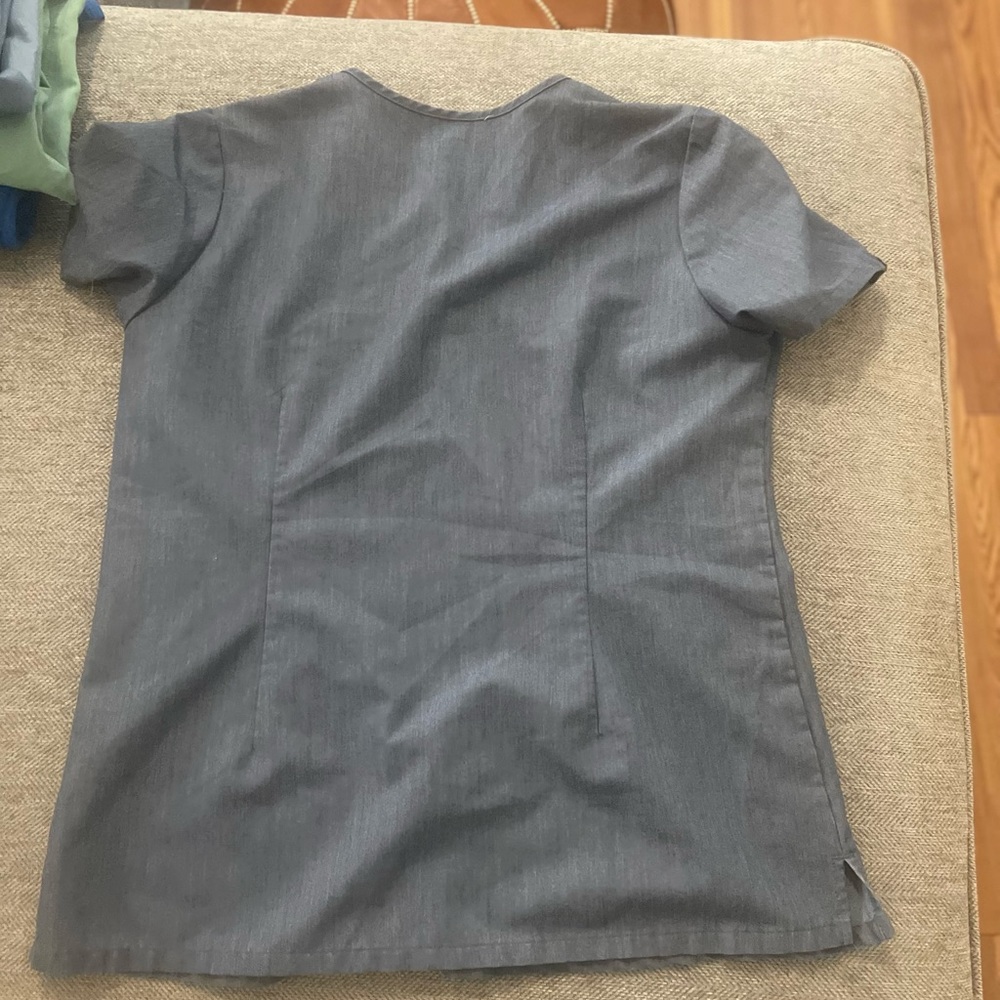 Figs scrub top